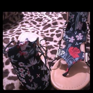 Multicolored sandals